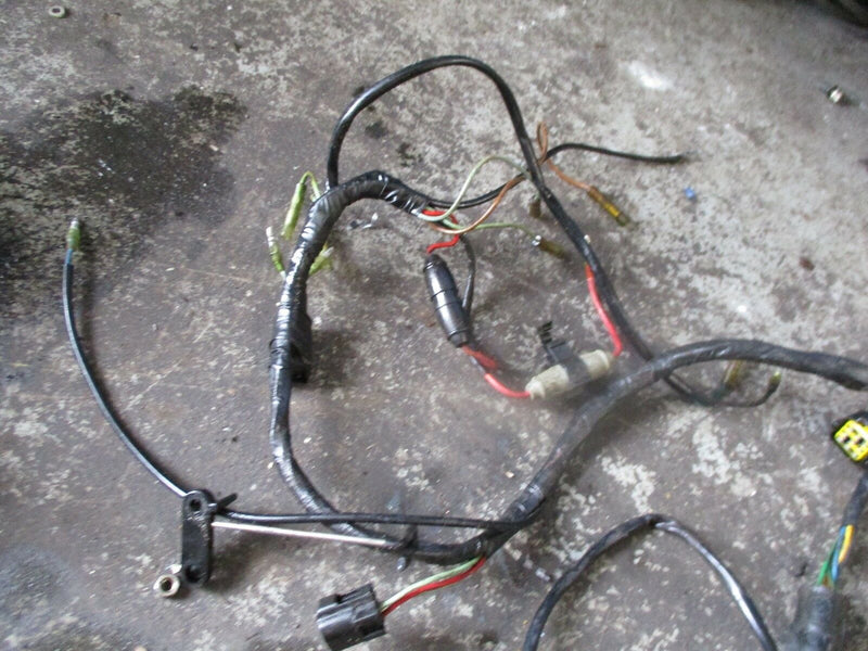 1995 Yamaha 115hp 2-stroke outboard engine wiring harness 6n7-82590-14