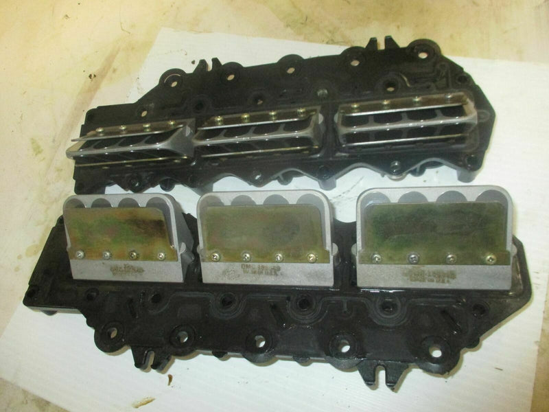 Johnson 150hp 2 stroke outboard intake manifold with reed valves (186549)