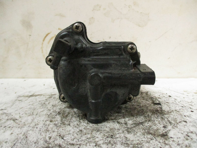Johnson/Evinrude Carburetor [433449] Missing drain plug/throttle screw