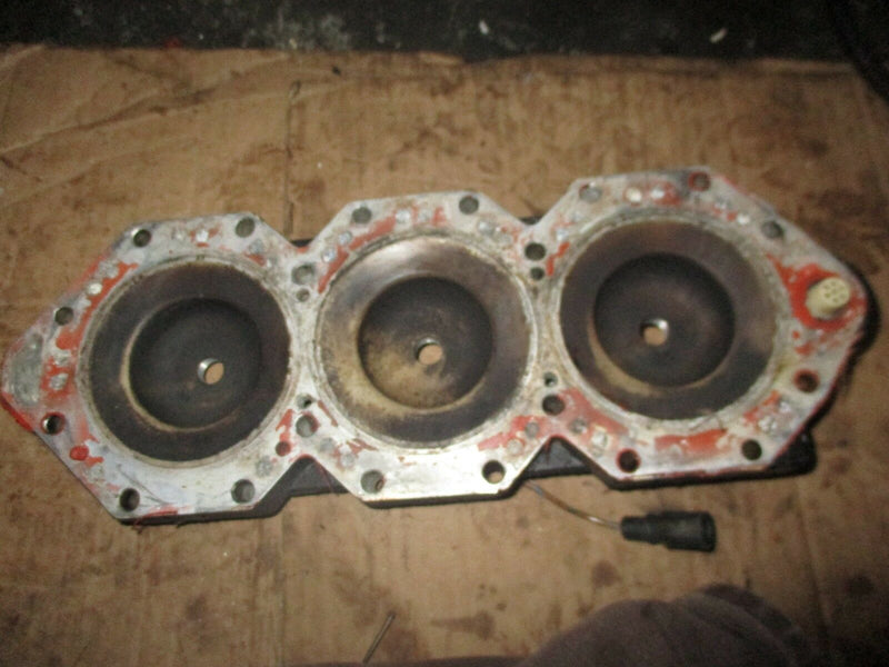 Evinrude 150hp V6 fast strike outboard cylinder head