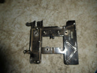 Load image into Gallery viewer, 2005 Johnson 40hp 2-stroke outboard electric mounting plate 584962
