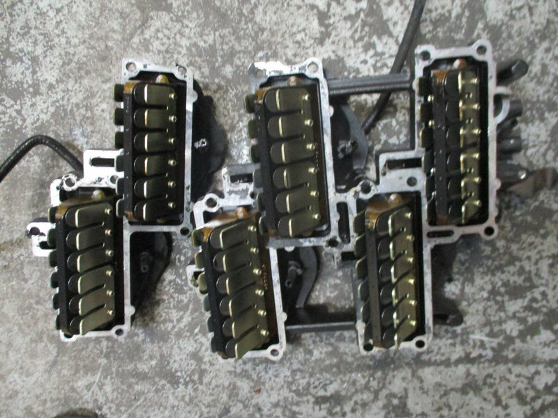 2000 Evinrude Ficht 200hp outboard intake manifold with reed valves 500323
