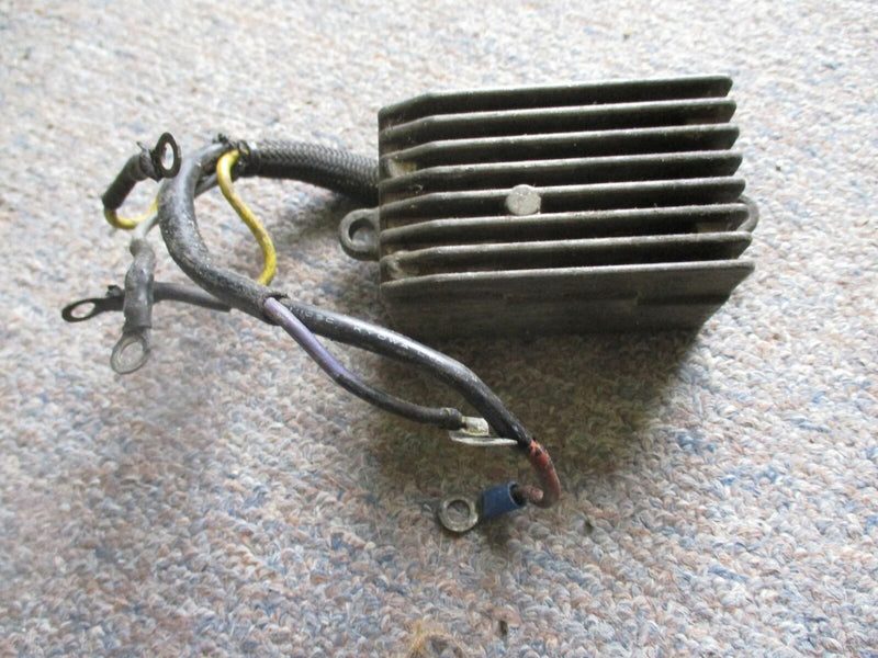 Evinrude SeaHorse 40-70hp 2-Stroke Outboard Rectifier Regulator (585001)