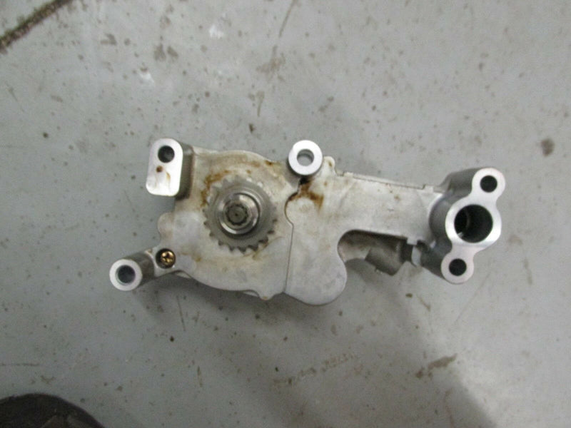 Suzuki DF 200 hp 20001F-510048 oil pump 16400-93J01
