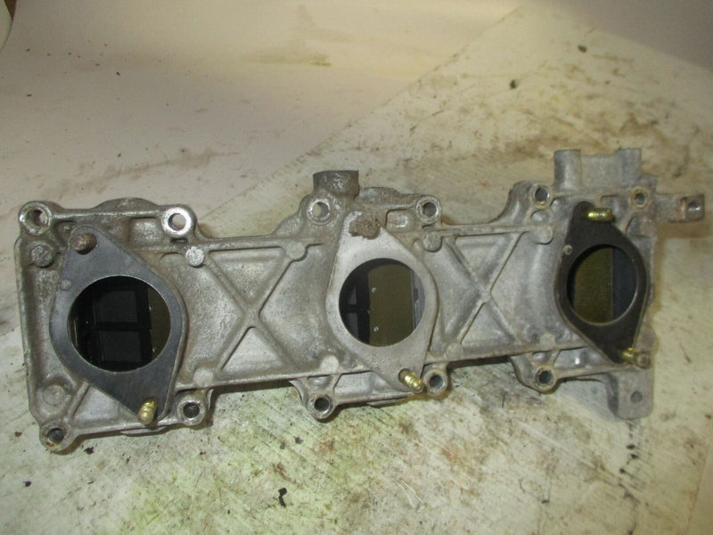 Yamaha 85hp 2 stroke outboard intake manifold with reed valves (688-13641-00-94)