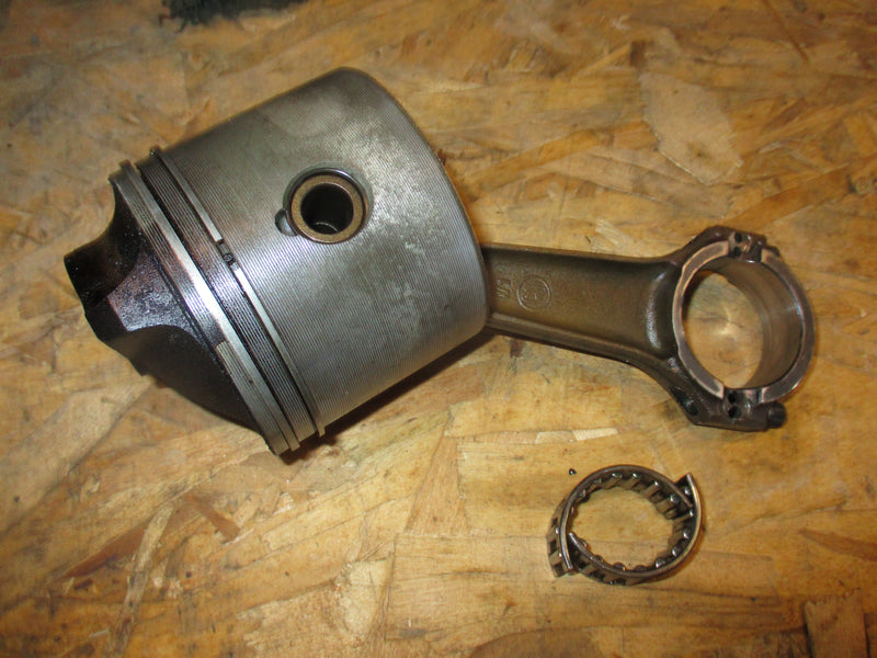 Johnson VRO 150hp 2 stroke outboard piston and rod (393924)