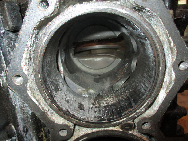 Johnson 90hp/115hp 2 stroke outboard bubble back crankcase block