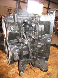 Load image into Gallery viewer, Johnson 90hp/115hp 2 stroke outboard bubble back crankcase block
