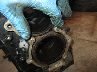 Load image into Gallery viewer, Evinrude 40hp 2 stroke outboard crankcase block
