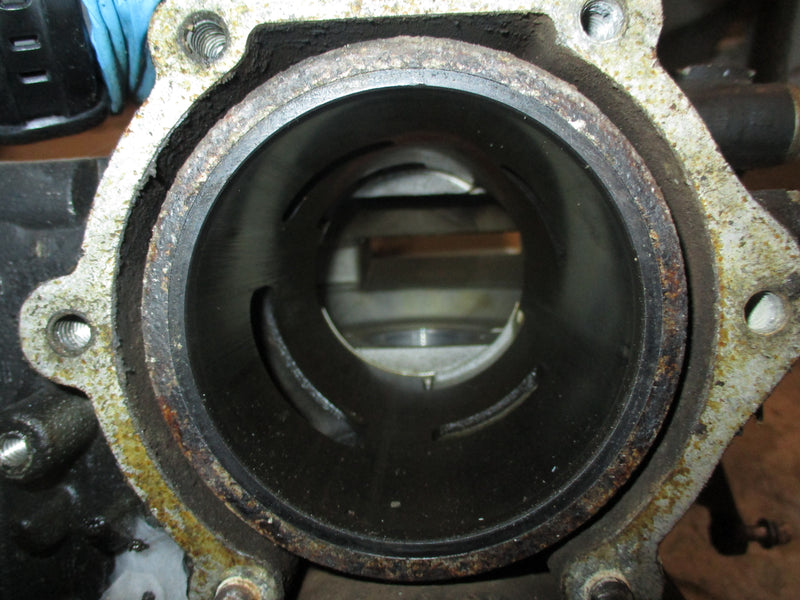 Evinrude 40hp 2 stroke outboard crankcase block
