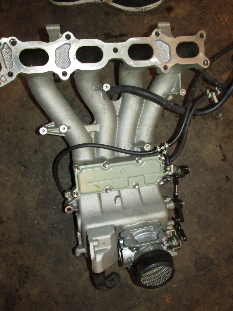 Suzuki DF115hp 4 stroke outboard intake manifold and throttle body