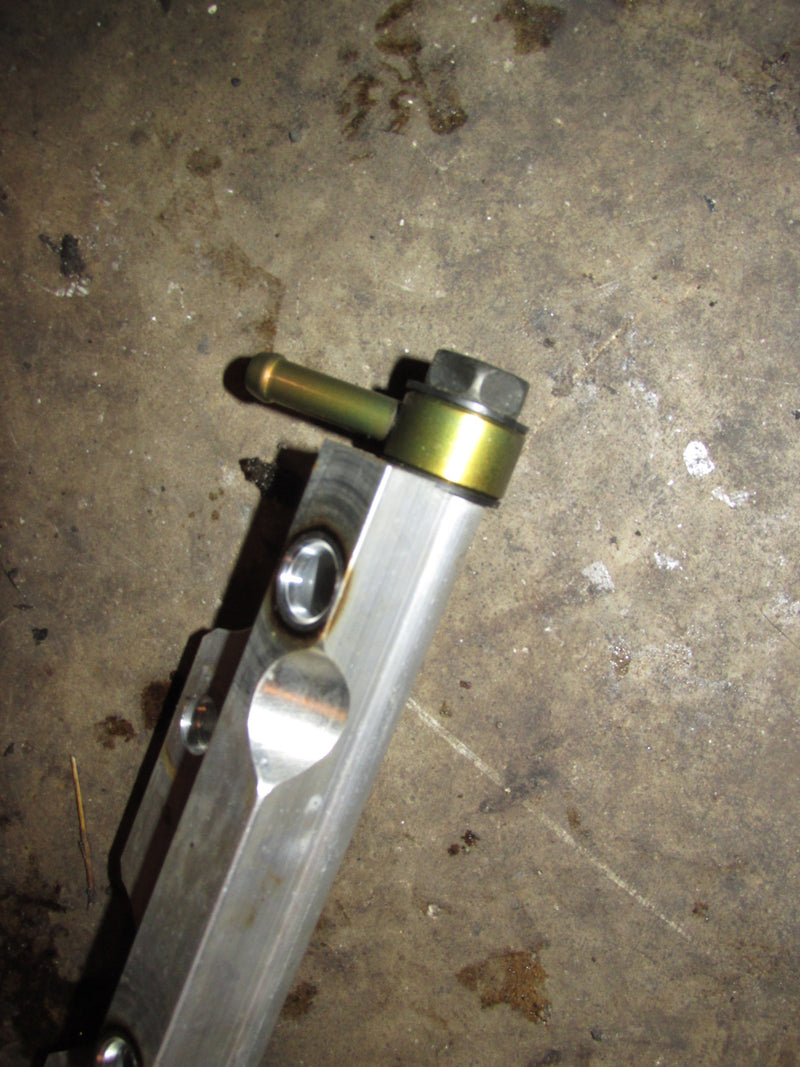 Suzuki DF115hp 4 stroke outboard fuel rail