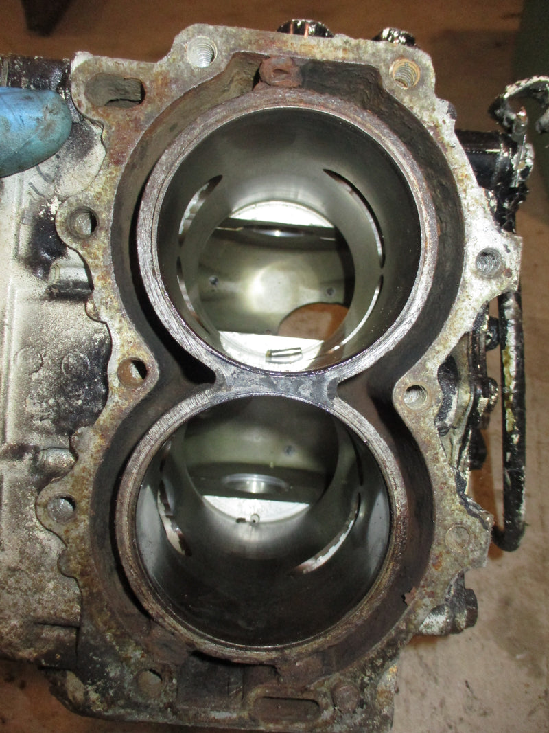 Johnson Seahorse 35hp 2 stroke outboard crankcase block