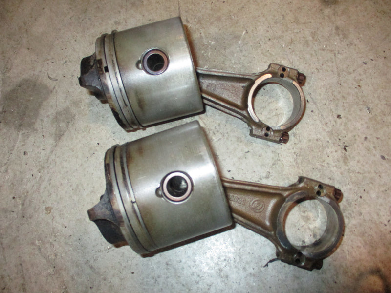 Johnson Seahorse 35hp 2 stroke outboard piston and rod set (392621)