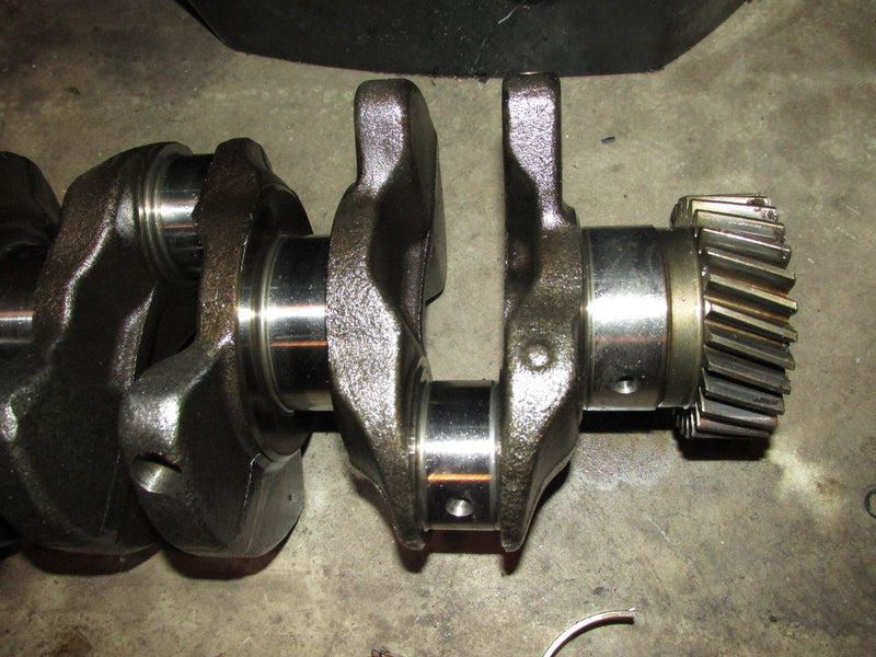 Suzuki DF115 115hp outboard crankshaft (12220-92J00)