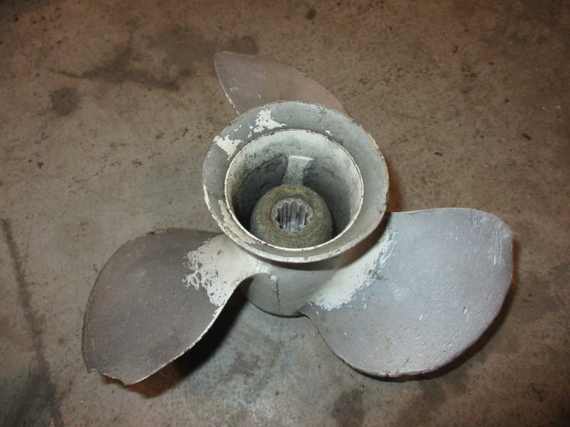Mariner 30hp 2 stroke outboard aluminum propeller (9 7/8 x 11 1/2)