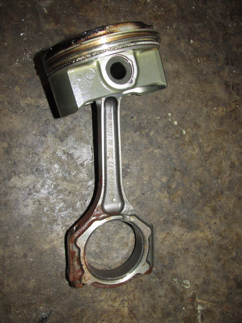 Yamaha 250hp VMAX SHO outboard piston and rod (6CE-11631-00-00)