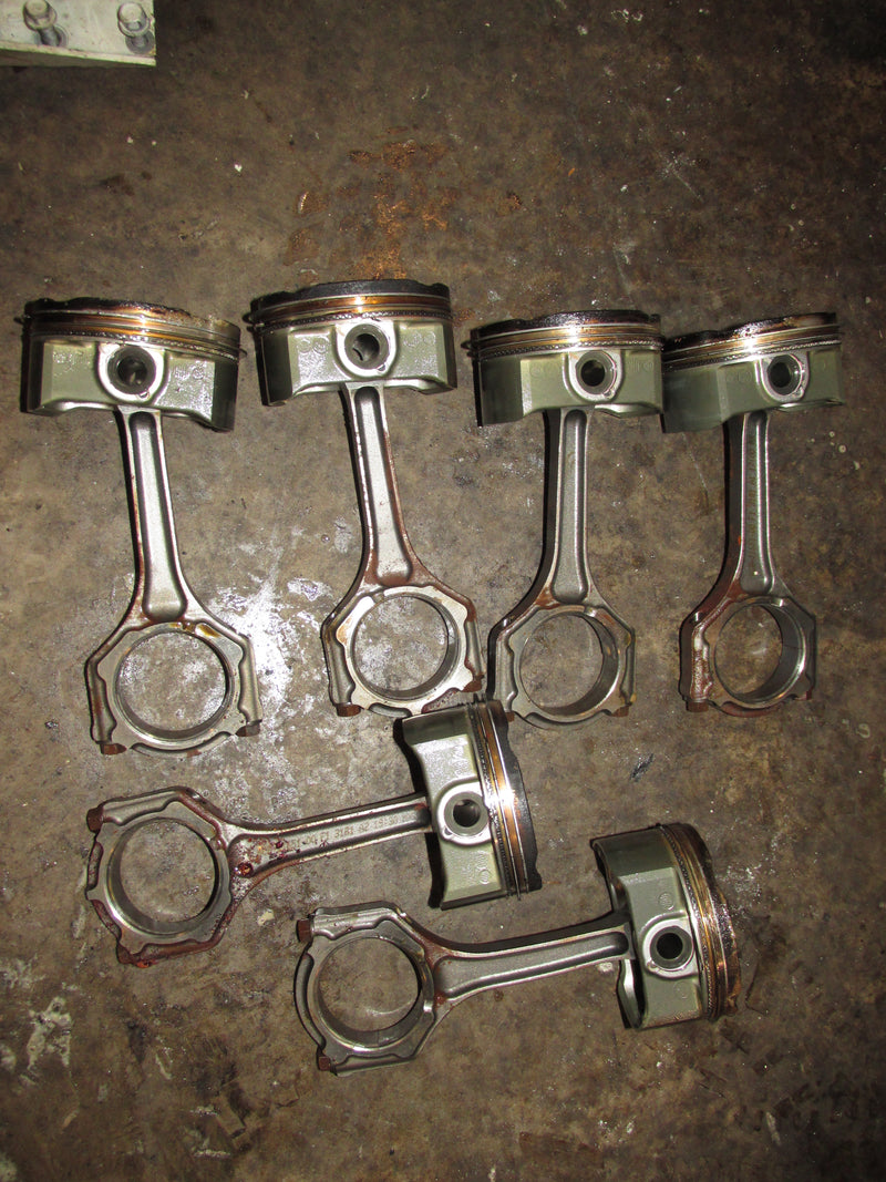 Yamaha 250hp VMAX SHO outboard piston and rod (6CE-11631-00-00)