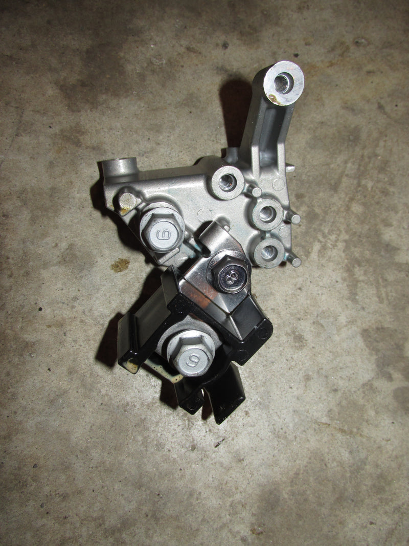 Yamaha 250hp VMAX SHO outboard battery post