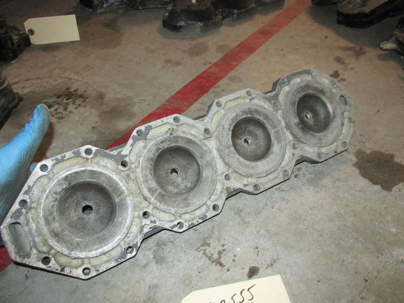 Johnson V8 outboard cylinder head (333555)