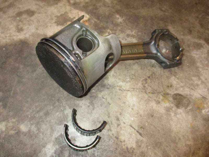 Yamaha OX66 225hp outboard starboard piston and rod (62J-01)