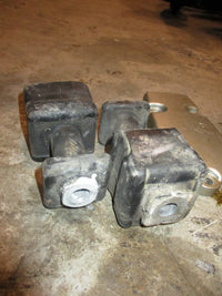 Load image into Gallery viewer, Honda BF115 115hp outboard lower motor mounts
