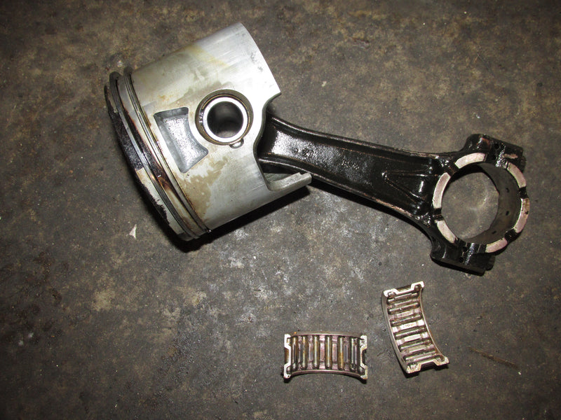Evinrude Ficht 225hp 2 stroke outboard port piston and rod (5005021)