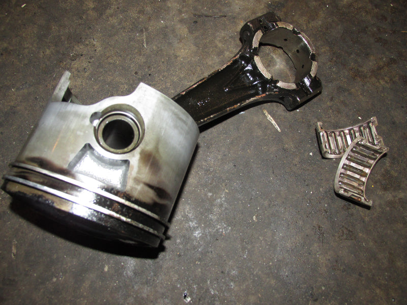 Evinrude Ficht 225hp 2 stroke outboard starboard piston and rod (5005022)