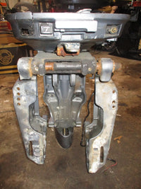 Load image into Gallery viewer, Yamaha 90hp 2 stroke outboard 20" shaft mid section

