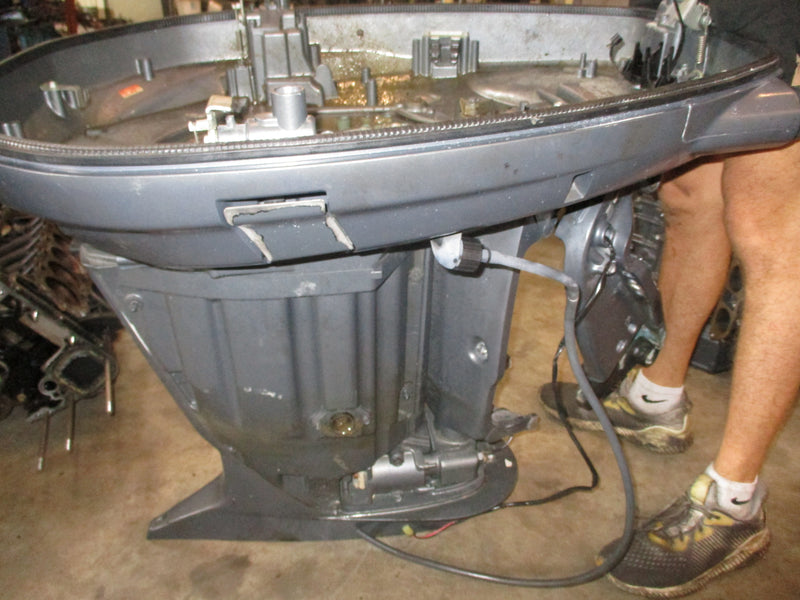Yamaha 200hp 4 stroke outboard 25" shaft midsection