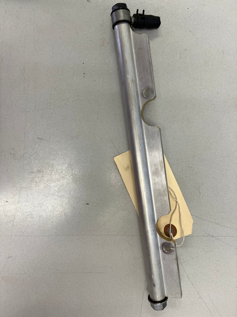 Suzuki DF90A 90hp outboard fuel rail (15751-87L00)