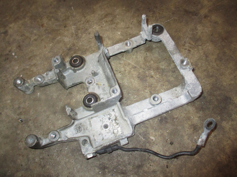 Yamaha 40hp 2 stroke outboard electronics bracket (6R6-85542-00-94)