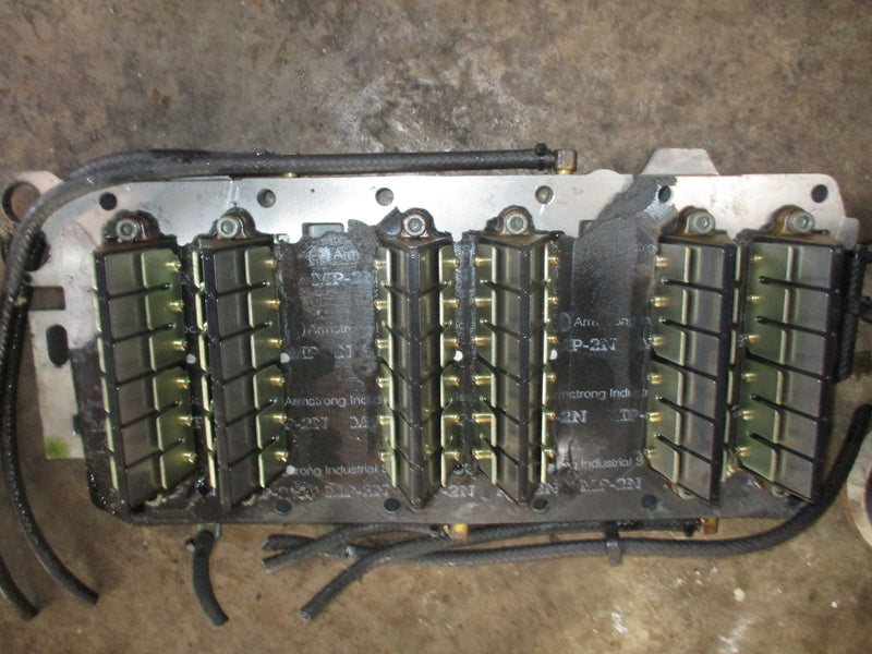 Mercury Optimax 200hp outboard intake manifold with reeds (828623T)