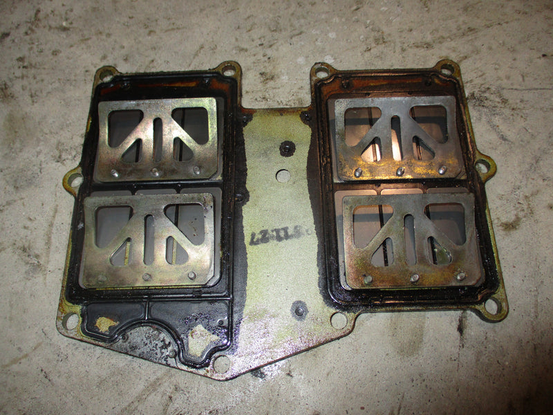 Suzuki DT40 40hp outboard intake manifold with reeds (13111-94400-0ED)