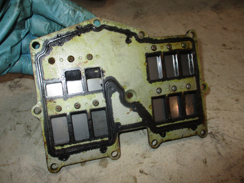 Suzuki DT40 40hp outboard intake manifold with reeds (13111-94400-0ED)
