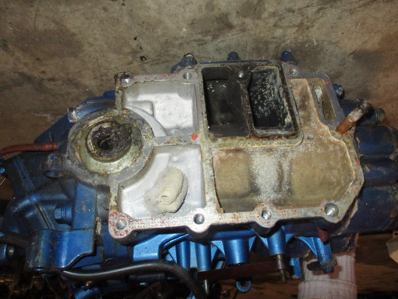 Suzuki DT65 65hp outboard crankcase powerhead