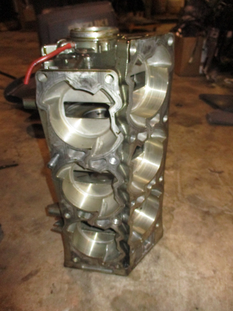 Suzuki DT200 200hp outboard cylinder block