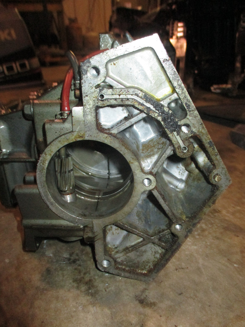 Suzuki DT200 200hp outboard cylinder block
