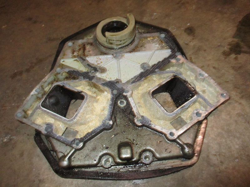 Suzuki DT200 200hp outboard crankcase base plate