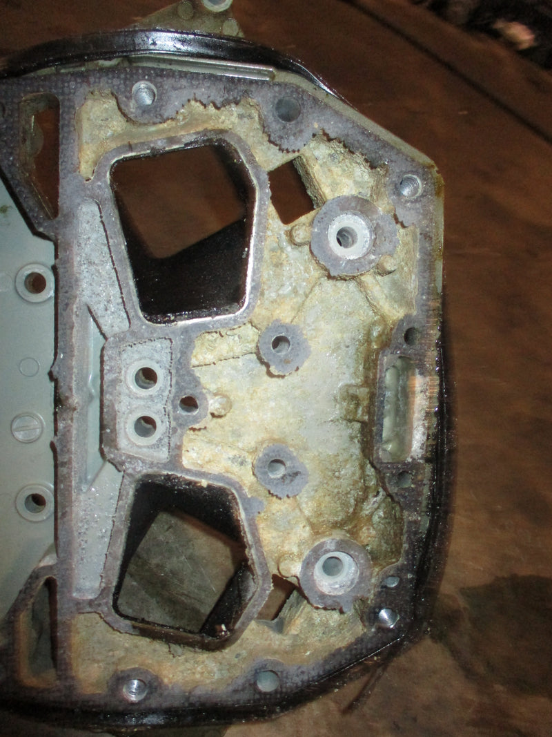 Suzuki DT200 200hp outboard crankcase base plate
