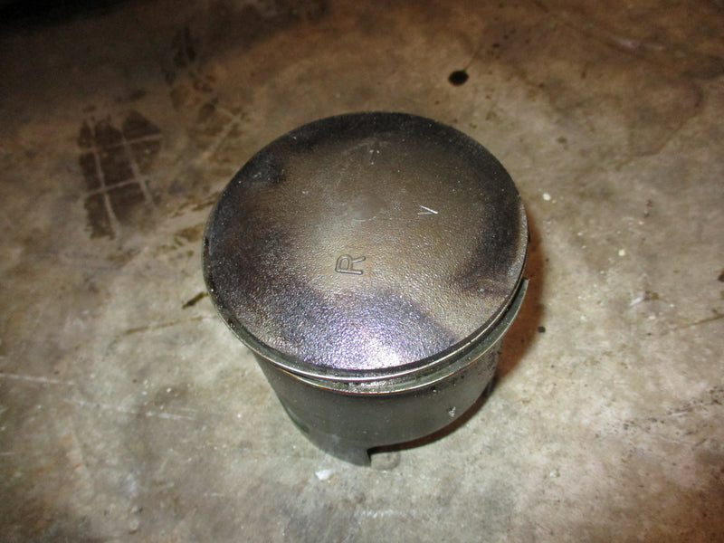 Suzuki DT200 200hp outboard starboard piston and rod (12110-88D30)