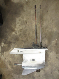 Load image into Gallery viewer, Johnson 200hp 2 stroke outboard 25" shaft lower unit
