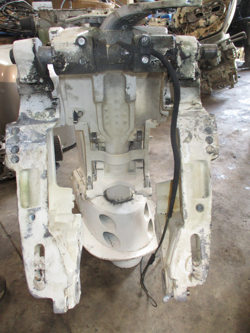 Johnson 200hp 2 stroke outboard 25" shaft midsection