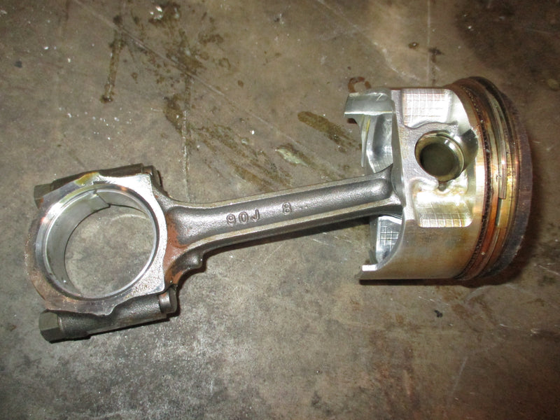 Suzuki DF140 140hp outboard piston and rod (12111-92J00)