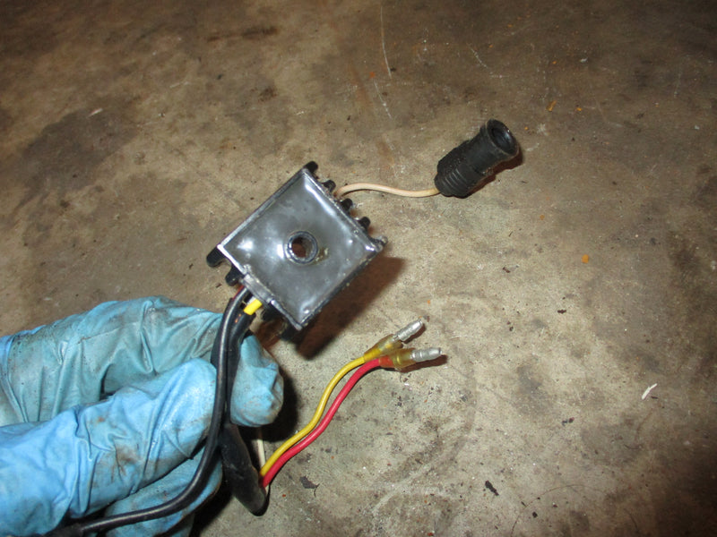 Suzuki DT65 65hp outboard rectifier regulator (32800-95720)