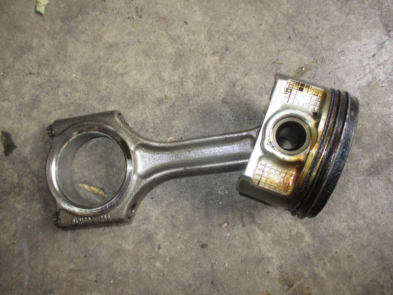 Mercury Verado 275hp outboard piston and rod (897737T01)