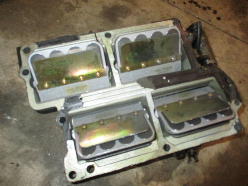 Evinrude 115hp 2 stroke outboard intake manifold with reeds (186549)