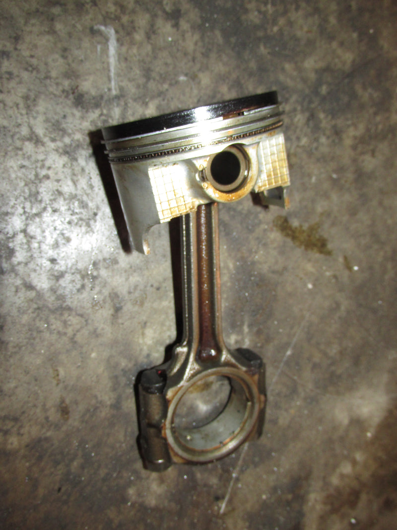 Johnson Suzuki 50hp 4 stroke outboard piston and rod (5032231)