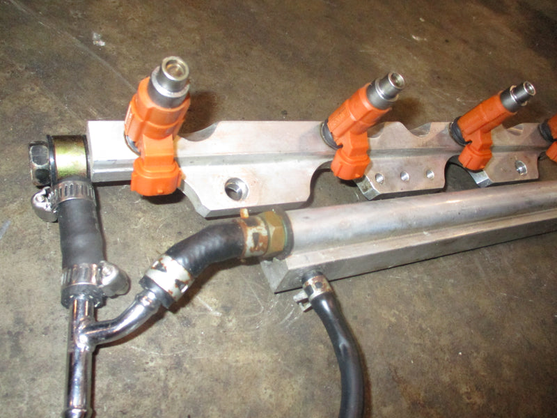 Suzuki DF90 90hp outboard fuel rail and injector set (15750-90J00)