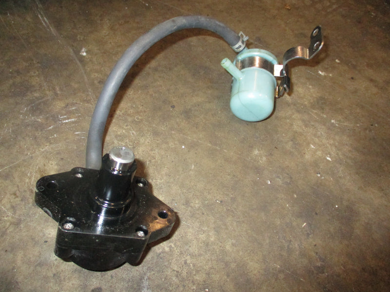 Suzuki DF90 90hp outboard fuel pump and filter (15100-90J10)